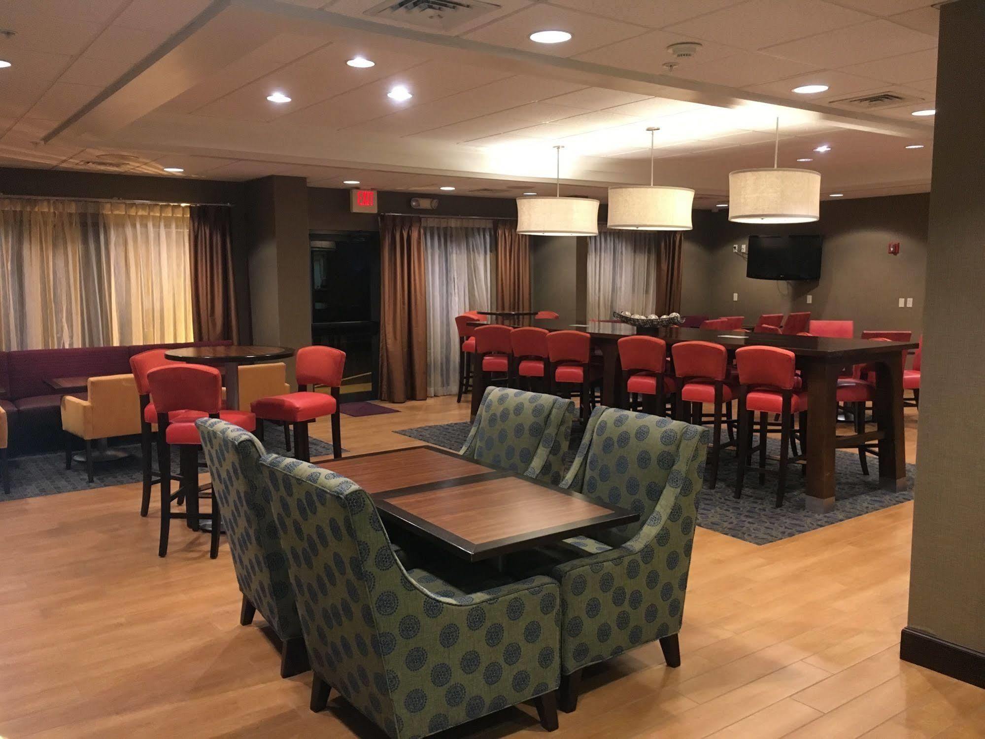 Hampton Inn Bedford Exterior foto